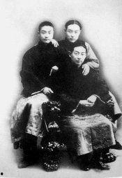 梦向楼心灯火归,追寻心灵归宿的旅程