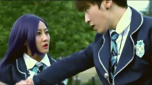 毁容校花和丑男校草,校园里的逆袭传奇